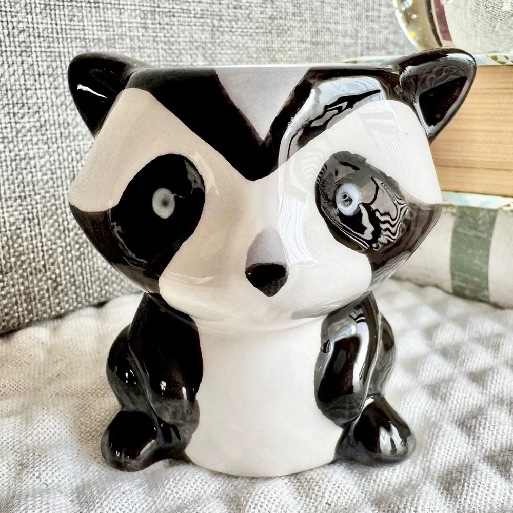 New Ceramic Raccoon Pen Holder Trinket Storage Planter Figurine Decoration 3.25”